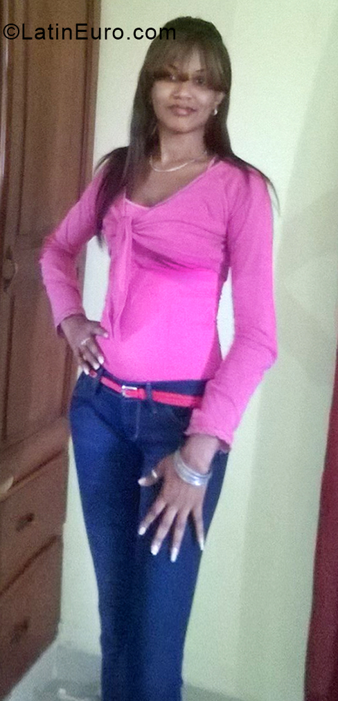 Date this passionate Dominican Republic girl Lisbet from Santo Domingo DO33955