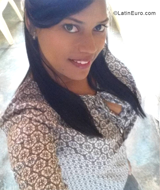 Date this sultry Dominican Republic girl Clara from Santo Domingo DO33983