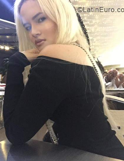 Date this nice looking Colombia girl Anastasia from Cali CO30121