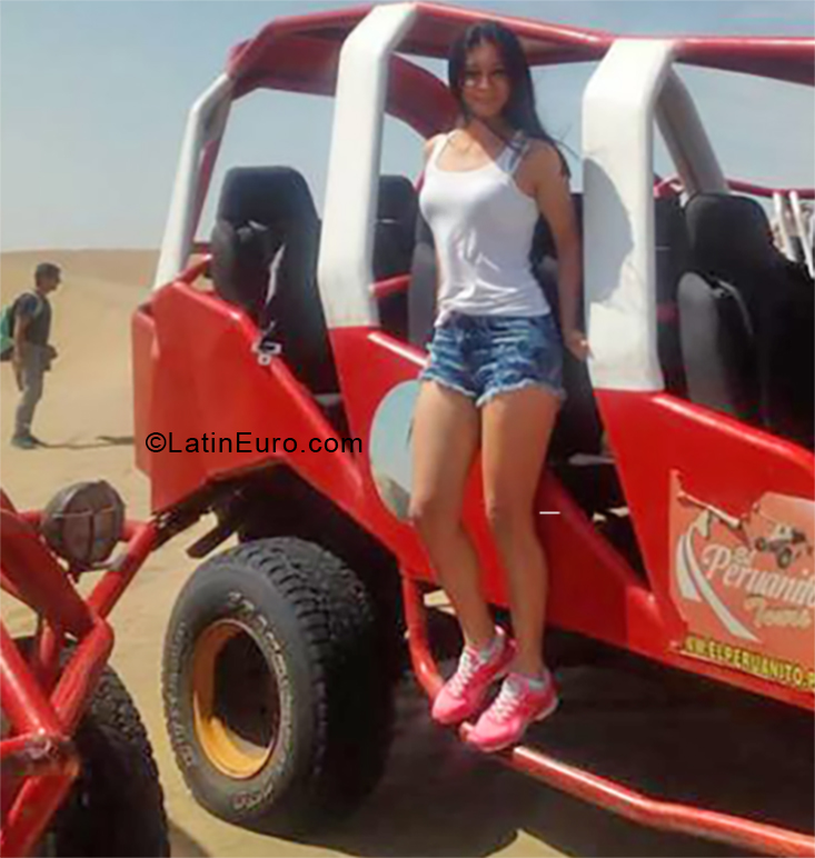 Date this sultry Peru girl Heidy from Tarapoto PE1342