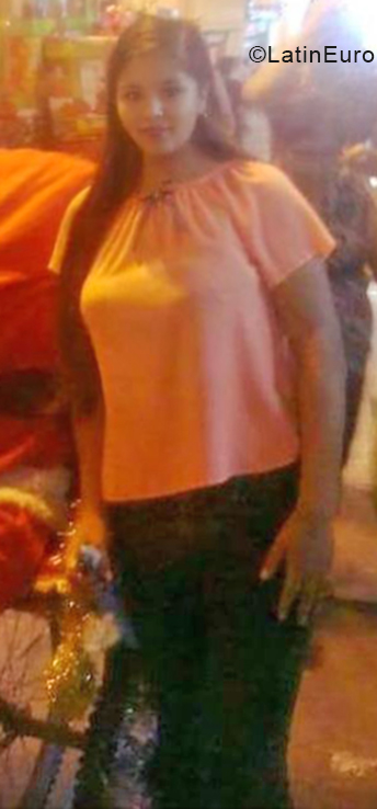 Date this nice looking Peru girl ESTHER CLAUDIA from Lima PE1343