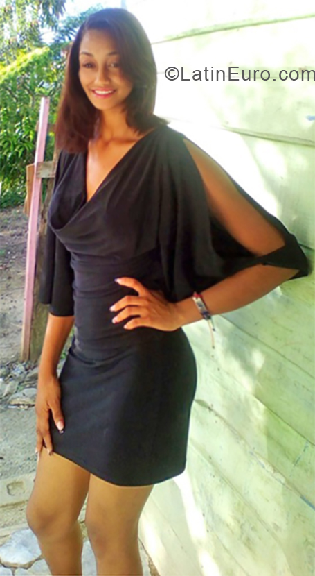 Date this georgeous Dominican Republic girl Maria from Satiago DO34035