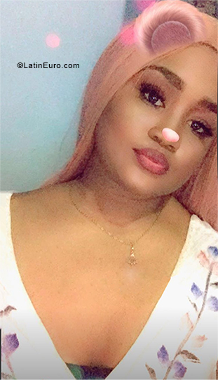 Date this voluptuous Dominican Republic girl Yaritza from Santo Domingo DO34049
