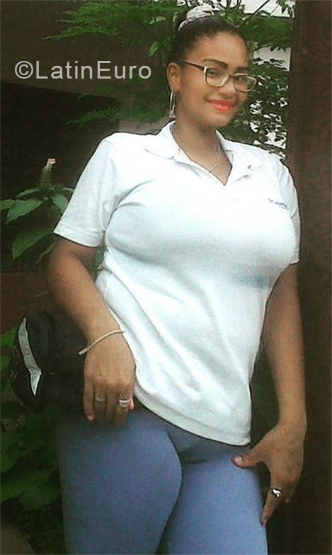 Date this beautiful Venezuela girl Dulis from Maracay VE2145