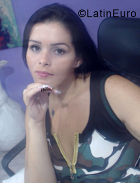 Date this good-looking Colombia girl Yolimar from Floridablanca CO24942
