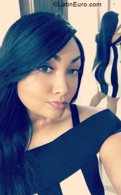Date this attractive Colombia girl Lida from Cali CO24949