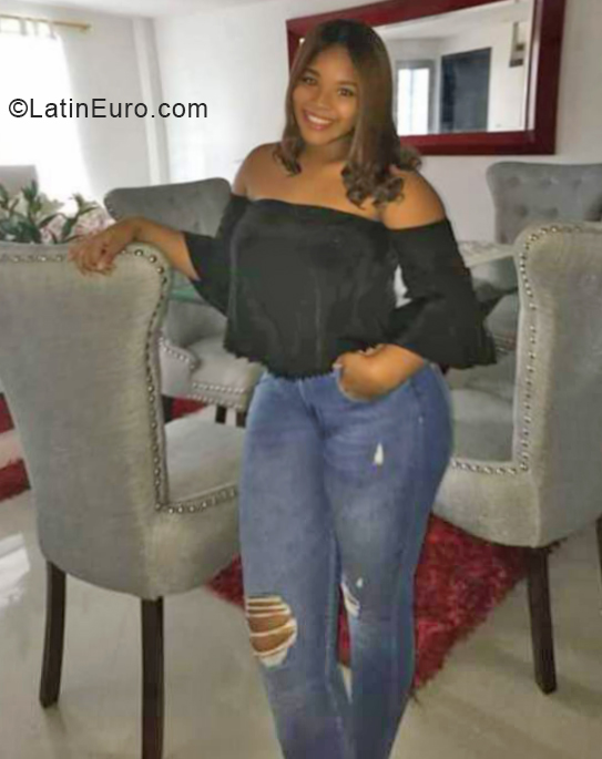 Date this young Colombia girl Katherine from Cali CO24960