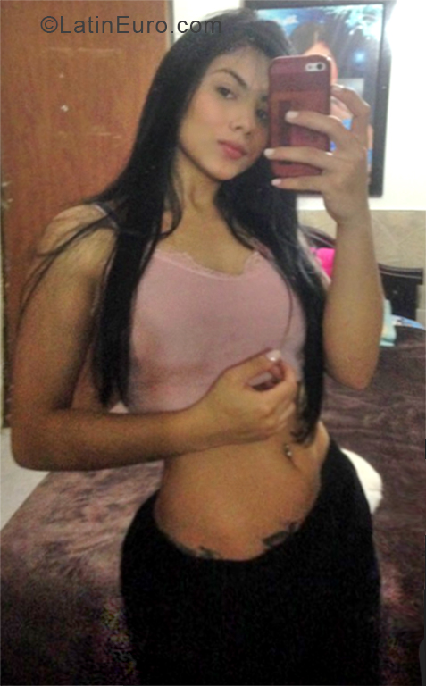 Date this foxy Colombia girl Valeria from Medellin CO27226