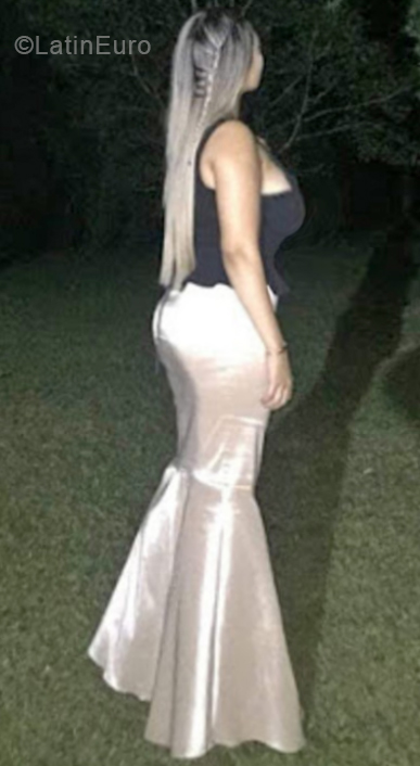 Date this stunning Colombia girl Thalia from Cali CO24993