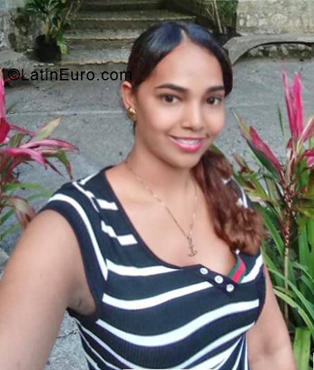 Date this cute Dominican Republic girl Yuli from Samana DO34139
