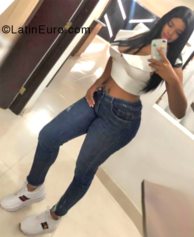 Date this pretty Colombia girl Aineha from Cali CO25006