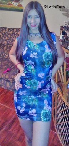 Date this nice looking Venezuela girl Daniela from Maturin VE2182