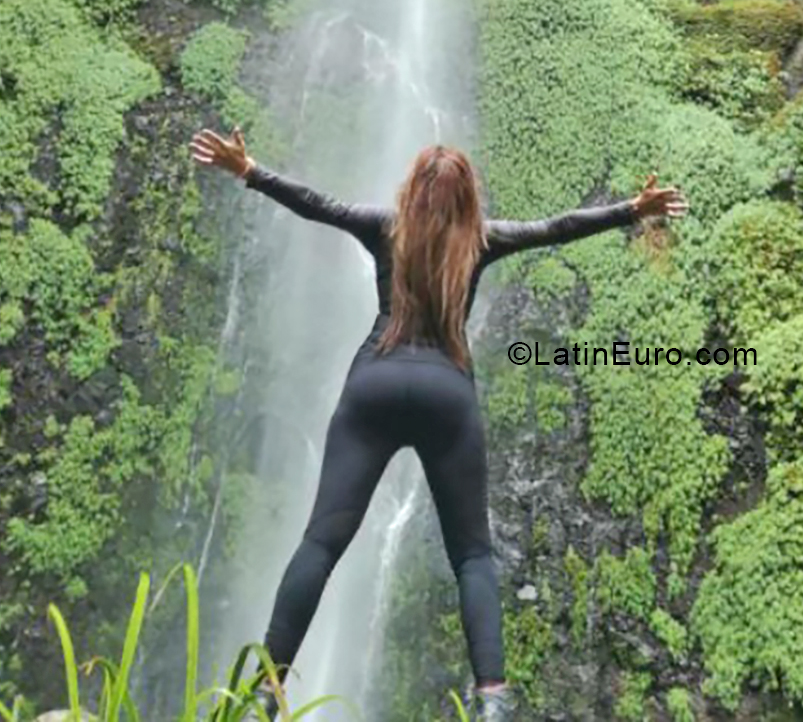 Date this hot Colombia girl Luna from Cali CO25085