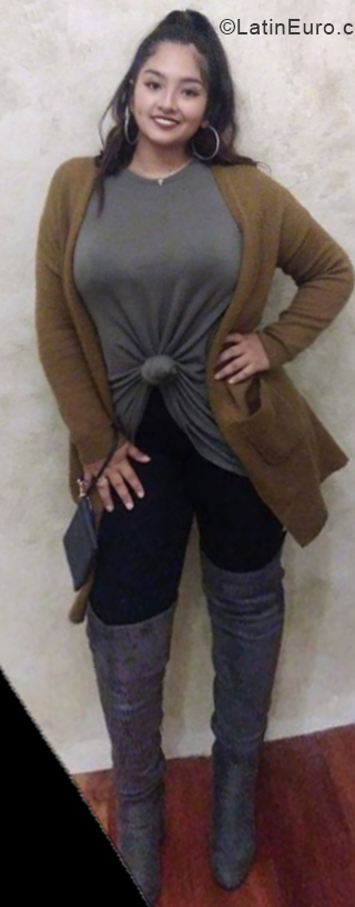 Date this lovely Venezuela girl Daniela from Los Teques VE2217