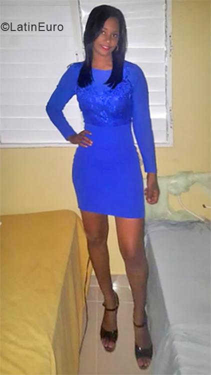 Date this pretty Dominican Republic girl Marisleidy from Cotui DO34336