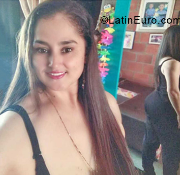 Date this charming Dominican Republic girl Angela from Cali DO34365