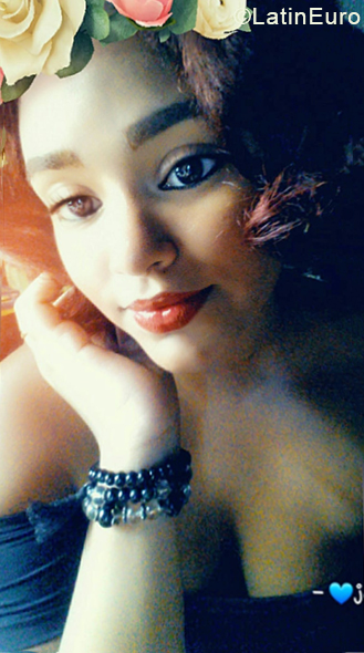 Date this lovely Dominican Republic girl Jatna from Santo Domingo DO34384