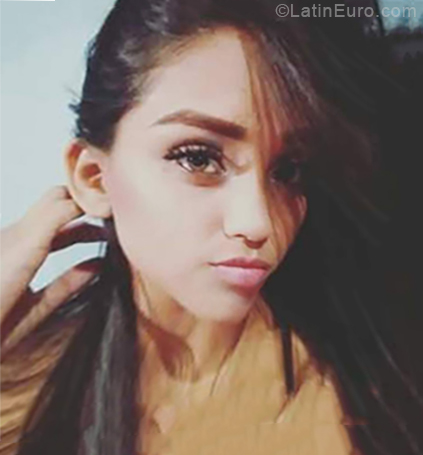 Date this exotic Venezuela girl Nahomi from Cumana VE2255