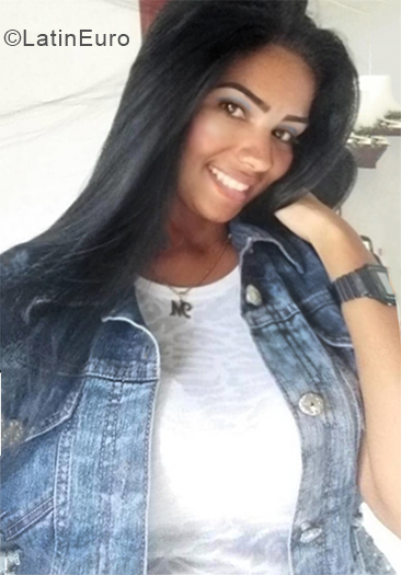 Date this beautiful Venezuela girl IVELISSE from Chacao VE2260