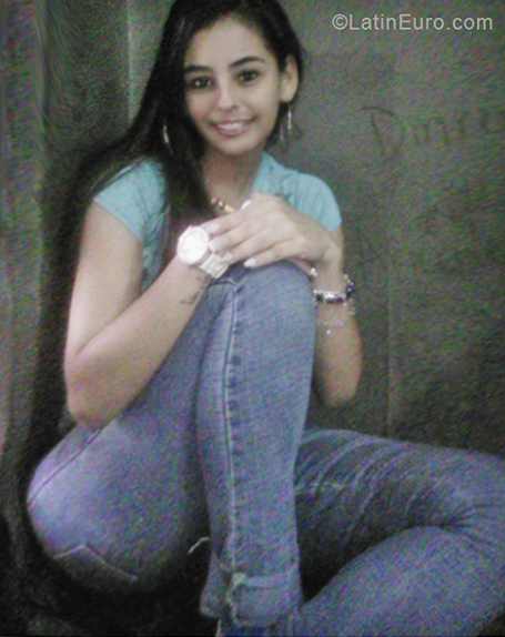 Date this fun Venezuela girl Yari from Caracas VE2262