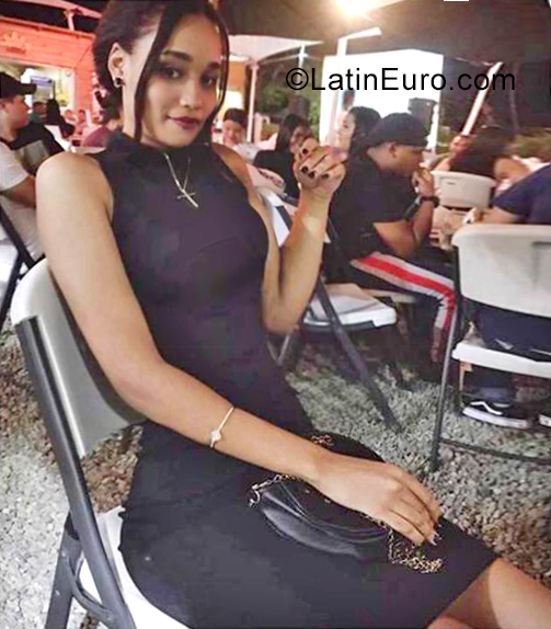 Date this delightful Dominican Republic girl Sthep from Santiago DO34452