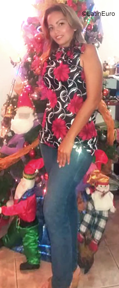 Date this foxy Venezuela girl Soletra26 from Maturin VE2295
