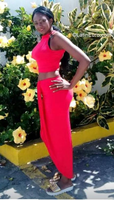 Date this gorgeous Colombia girl Nohemi from Cali CO26118