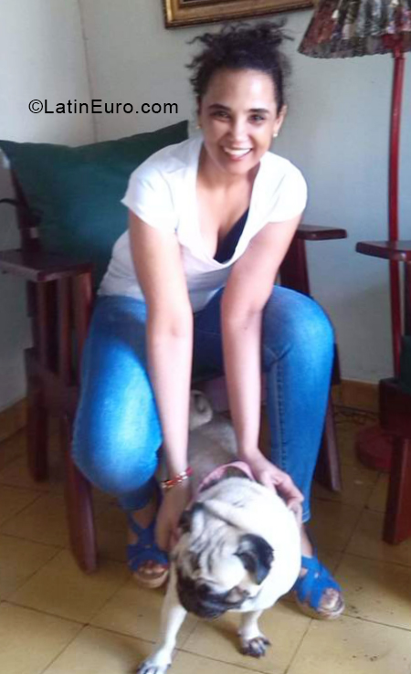Date this sultry Dominican Republic girl Devorah from Manoguayabo DO55932