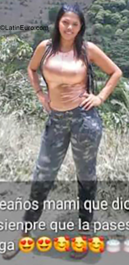 Date this charming Venezuela girl Yorsit from Caracas VE2297