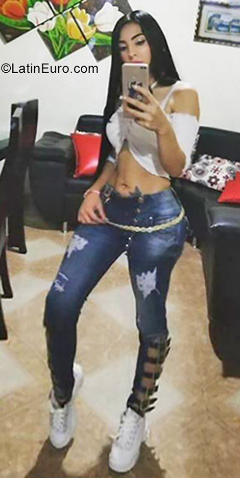 Date this gorgeous Colombia girl Vanesa from Medellin CO25244