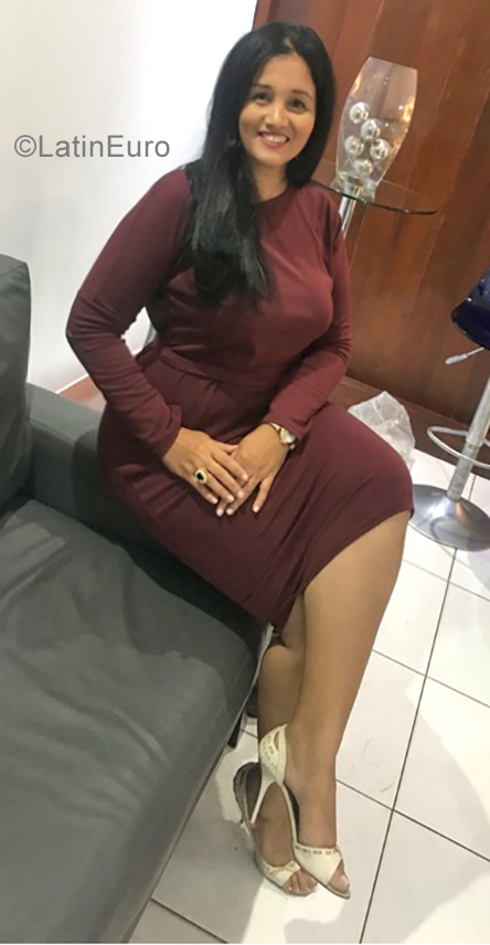 Date this pretty Dominican Republic girl Tamara from Santo Domingo DO34560