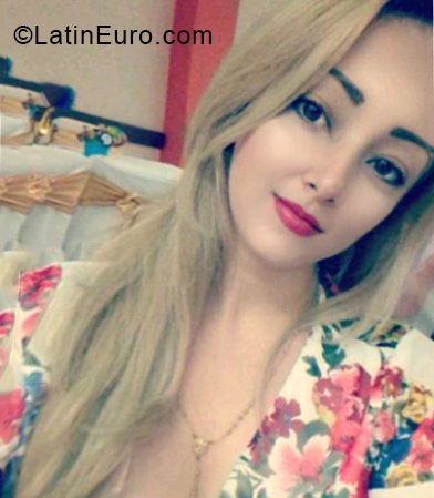 Date this tall Ecuador girl Alexa from Esmeraldas EC322