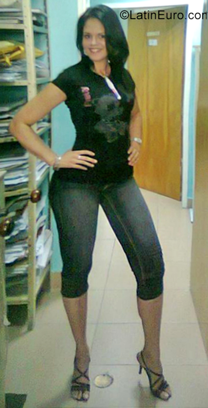 Date this fun Venezuela girl Yerelu from Maracay VE2327