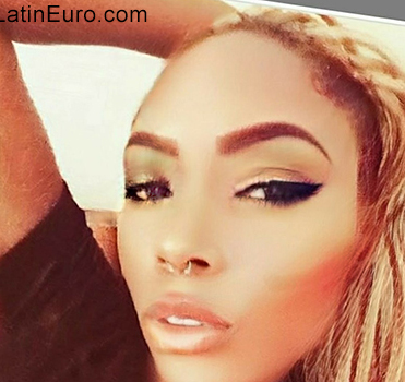 Date this sultry Colombia girl Edith from Medellin CO25282