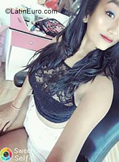 Date this passionate Ecuador girl Silvia from Pedernales EC323
