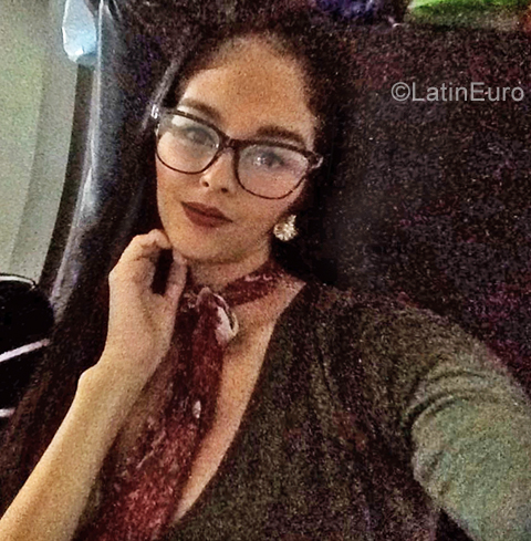 Date this charming Venezuela girl Rosy from Caracas VE2331