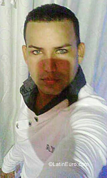 Date this funny Venezuela man Jeunis alejandr from Guayana VE2332
