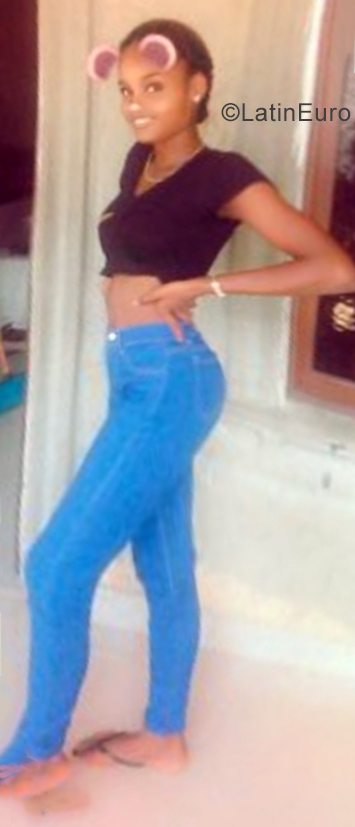 Date this funny Dominican Republic girl Paulina from Santo Domingo DO34652