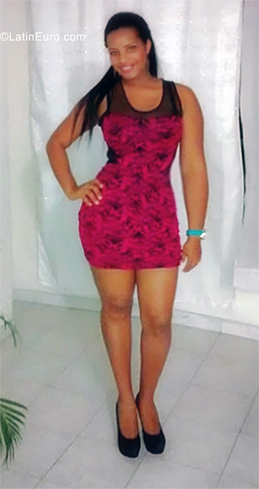 Date this happy Colombia girl Marian from Cali CO25315