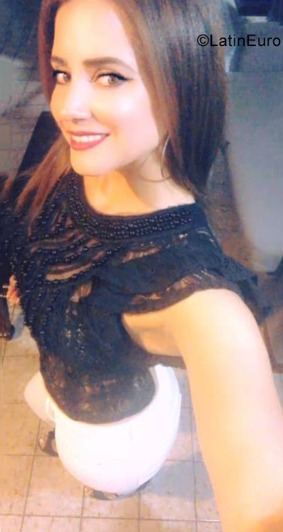 Date this voluptuous Dominican Republic girl Raquel from Santiago DO34713