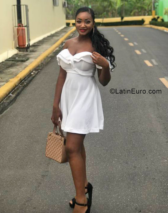 Date this cute Dominican Republic girl Kim from Espaillat DO34725