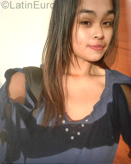 Date this happy Peru girl Delianaya from Lima PE1388