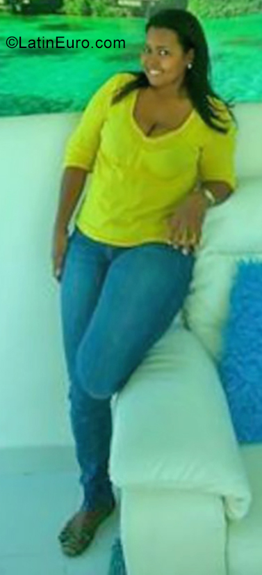 Date this passionate Dominican Republic girl Yoselin from Santo Domingo DO34784