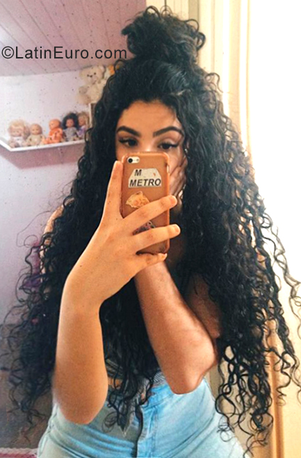 Date this sultry Colombia girl Bellacasas from cali CO25391