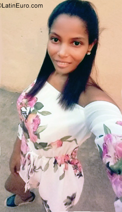 Date this attractive Dominican Republic girl Yafreisy from San Cristóbal DO36070
