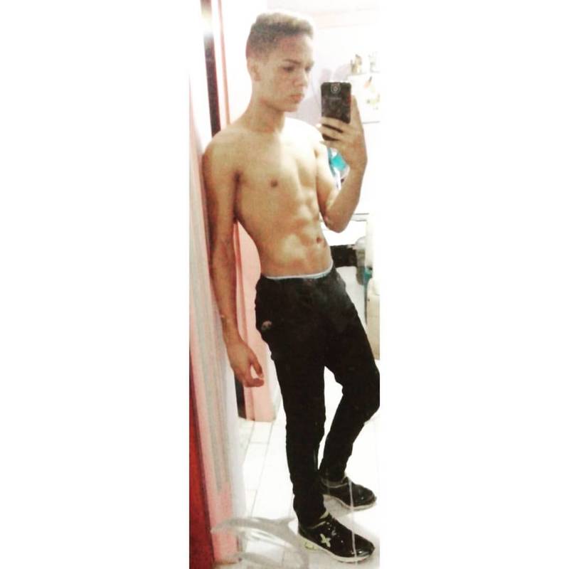 Date this gorgeous Venezuela man Johender from Ocumare VE2399