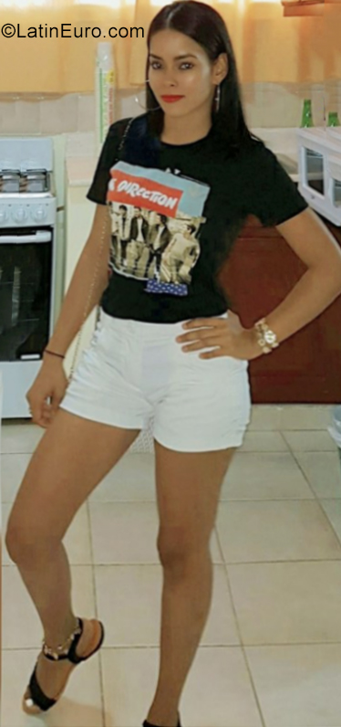Date this voluptuous Dominican Republic girl Celenia from Sosua DO34937