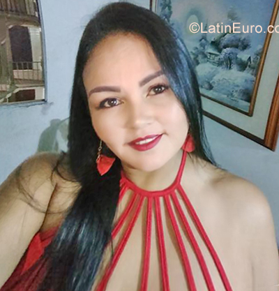 Date this tall Colombia girl Milena from Cali CO25447