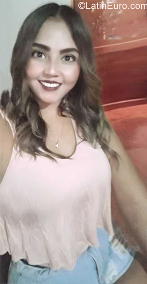 Date this sensual Colombia girl Keylie from Medellin CO25449