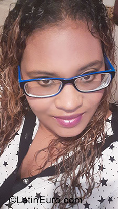 Date this nice looking Dominican Republic girl Yoa from San Cristobal DO34973